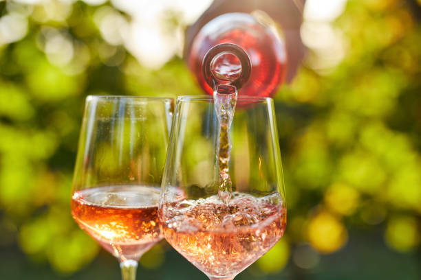 Rosé ne čeka proljeće – vrijeme je da zavirite u hladnjak i otvorite ga